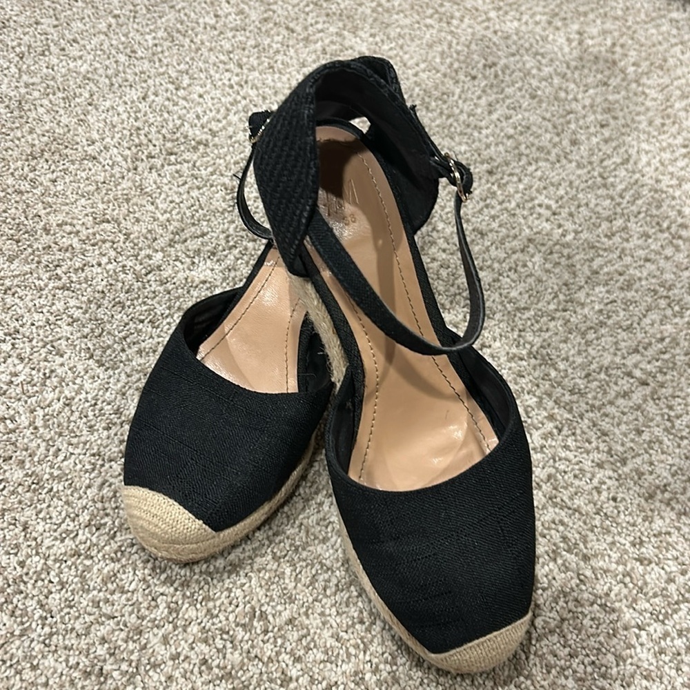 H&M flat shoe with heal